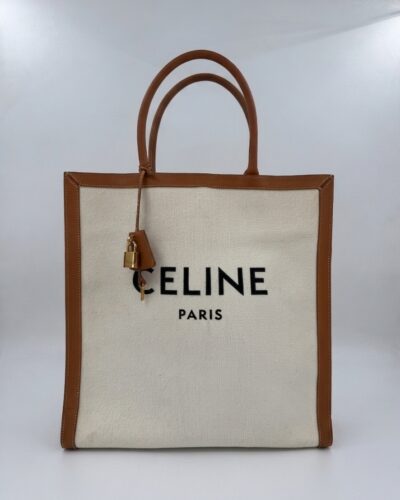 Céline Macadam Vertical Cabas tote bag met dubbele handvatten en monogram canvas in excellent condition pre-loved designer bag