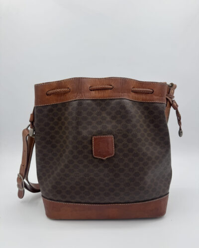 Céline Macadam Bucket Bag in bruin Macadam canvas met camelkleurige leren details