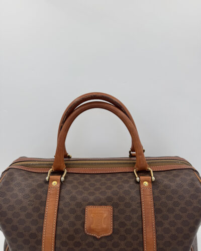 Bovenkant van de Céline Macadam Boston Bag 35 met ritssluiting