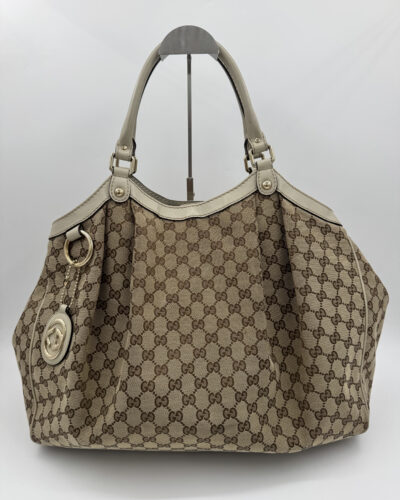 Gucci GG Canvas Sukey Large in beige GG Canvas met leren details