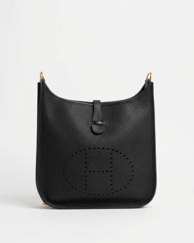 Voorkant van de Hermès Evelyne 29 met het kenmerkende geperforeerde H-logo