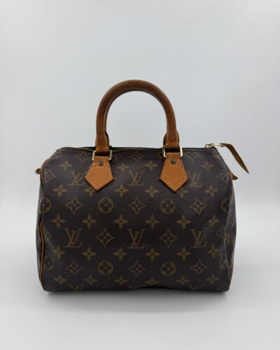 Voorkant van de Louis Vuitton Speedy 25 in bruin Monogram canvas