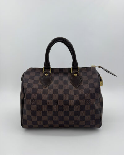 Voorkant van de Louis Vuitton Speedy 25 in bruin Damier Ebene